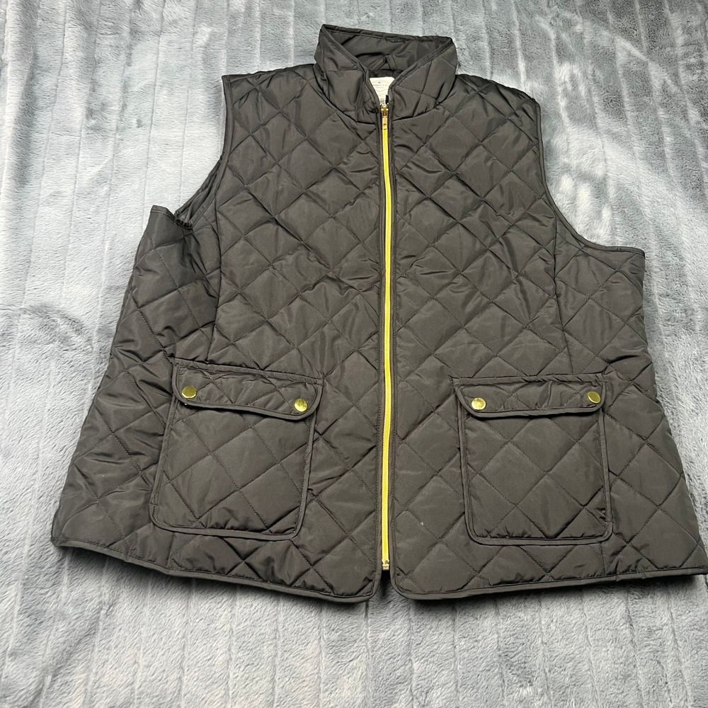 St Johns Bay Womens 2X Black Quilted Vest Full Zip Gold Zipper Pockets Classic